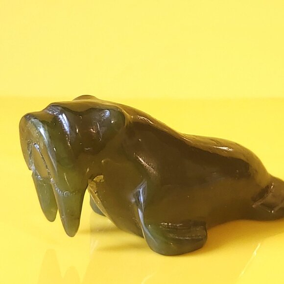 Hand-Carved Canadian Jade Walrus Figurine – Genuine Nephrite from BC - Picture 6 of 9